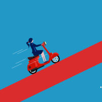 Illustration einer Frau, die auf einem roten Roller fährt, und einer anderen Frau, die mit einer Aktentasche läuft. Beide bewegen sich auf einem großen roten Pfeil, der diagonal nach oben zeigt und Fortschritt oder Wachstum symbolisiert, vor einem blauen Hintergrund mit Wolken.