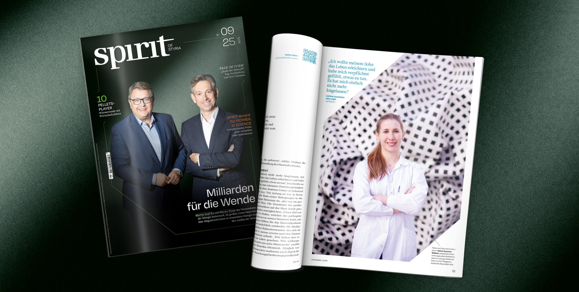 Zwei Ausgaben des Magazins "spirit": Die eine ist geschlossen und zeigt zwei Männer in Anzügen auf der Titelseite, die andere ist aufgeschlagen und zeigt eine lächelnde Frau in einem weißen Laborkittel vor einer modernen, gemusterten Wand.