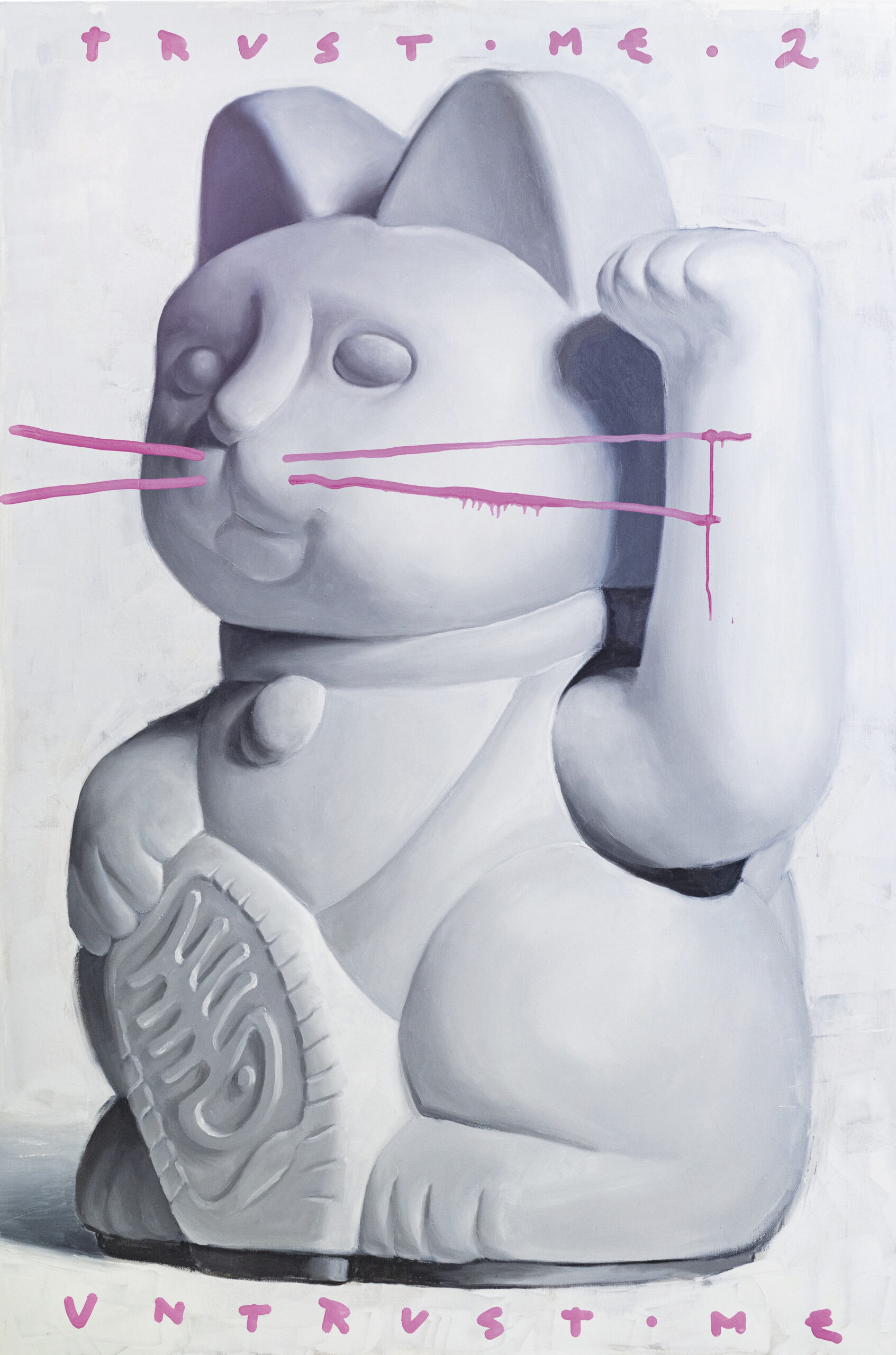 Eine graue Maneki-neko-Statue (winkende Katze) mit rosa gemalten Schnurrhaaren und dem Text "TRUST ME" oben und "UNTRUST ME" unten, alles auf einem weißen Hintergrund.
