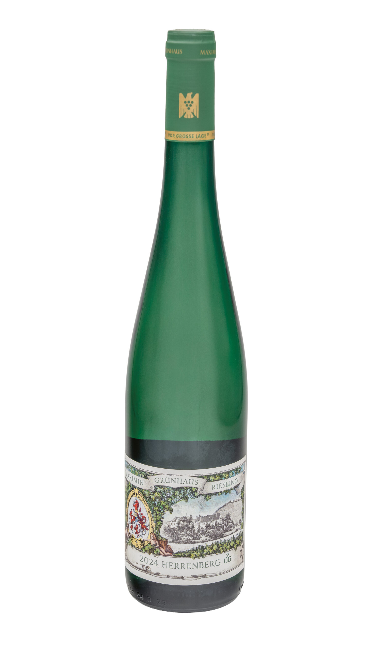 Eine grüne Weinflasche mit einem detaillierten Etikett mit der Aufschrift "2024 Herrenberg GG" und einem gelb-grünen Verschluss steht aufrecht auf weißem Grund.
