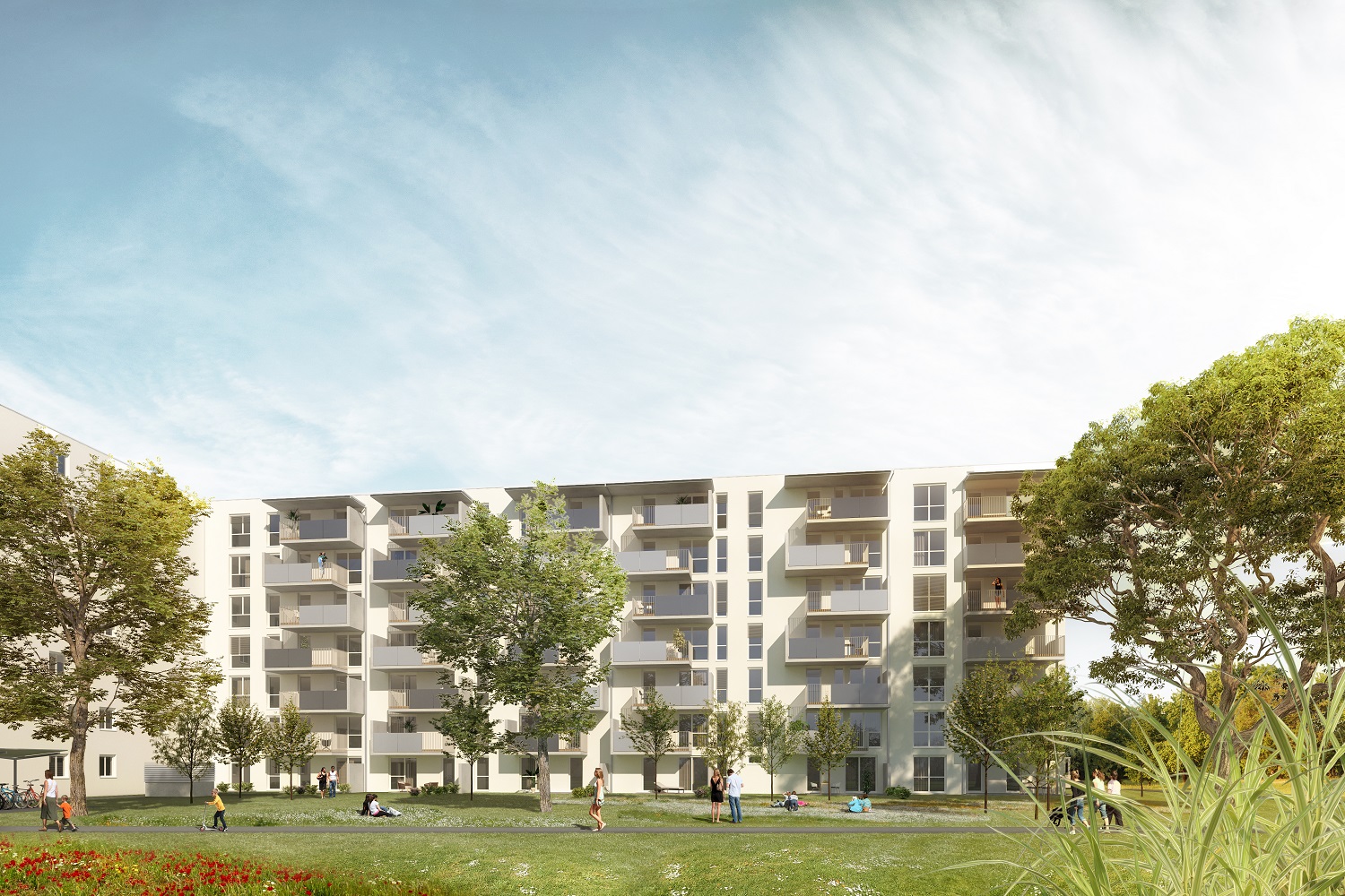 Modernes weißes Mehrfamilienhaus mit Balkonen, Grünflächen und Menschen, die sich entspannen - Wohnen in der Steiermark 2025 unter einem teilweise bewölkten Himmel.
