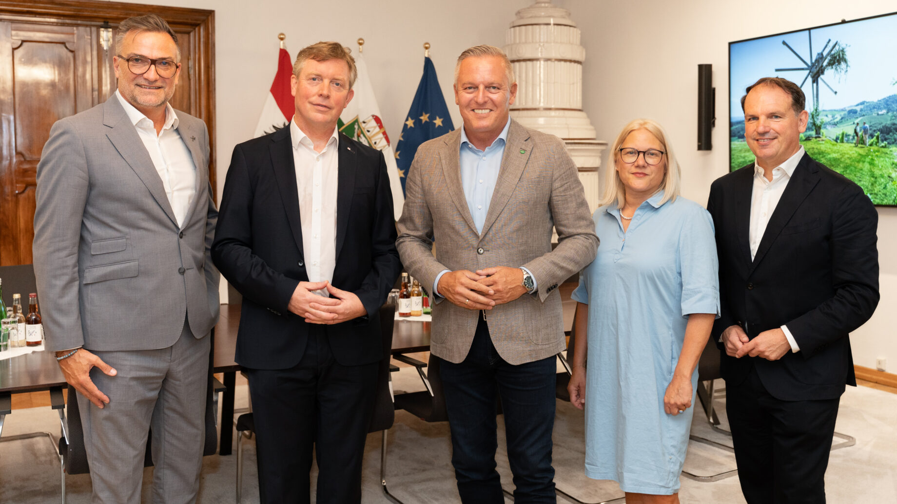 Angelobung in der Grazer Burg: Landesbaudirektor Andreas Tropper, der neue Präsident der Kammer der Ziviltechniker:innen für Steiermark und Kärnten Rainer Wührer, LH Mario Kunasek, Jutta Frick (Leitung Kammerdirektion) und Gustav Spener (Bundessektion Zivilingenieure) (v.l.)