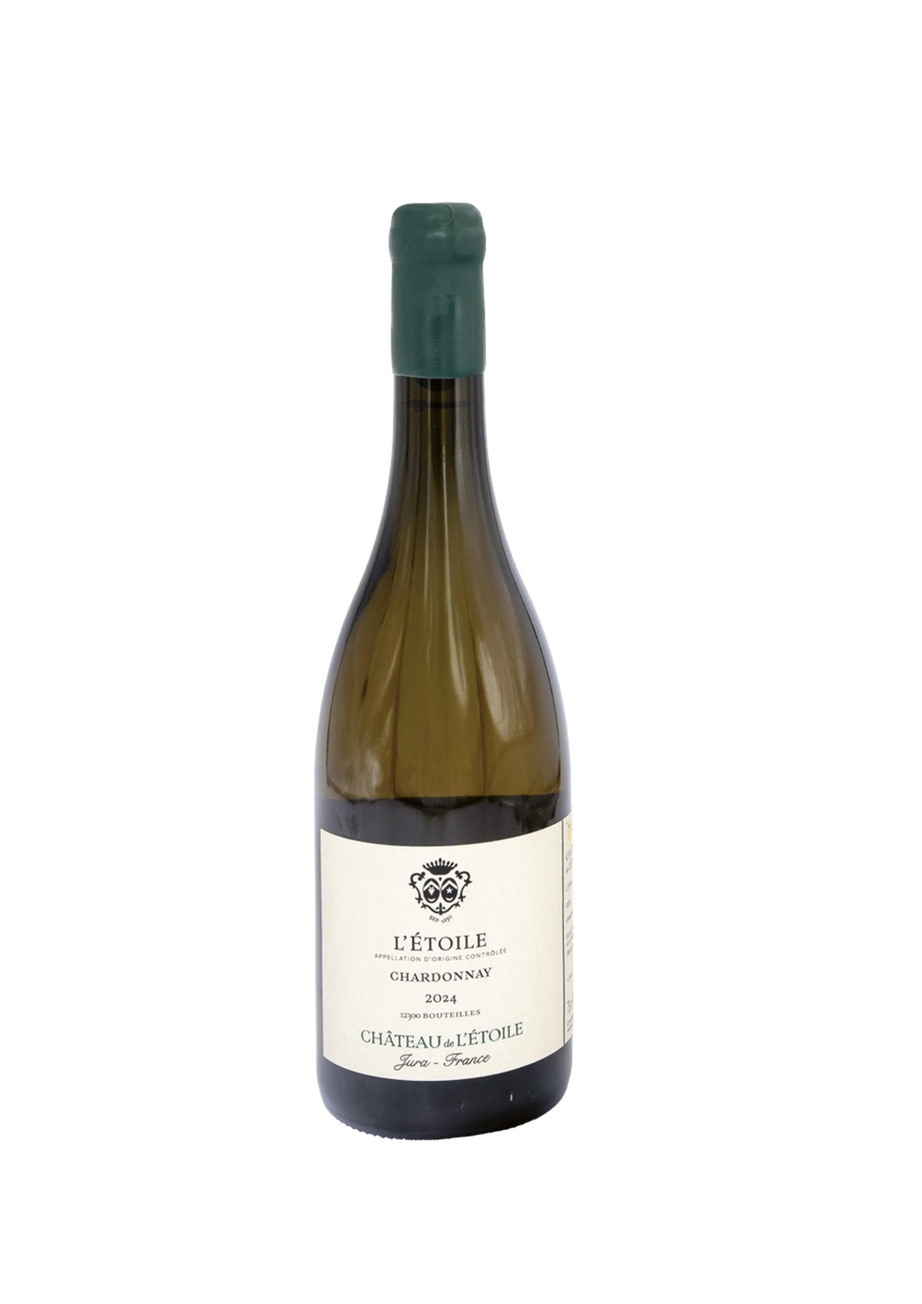 Eine Flasche L’Etoile Chardonnay 2004 vom Château L’Etoile, mit einem grünen Wachssiegel und einem weißen Etikett auf schlichtem weißem Hintergrund.